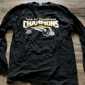 Pittsburgh Steelers Long Sleeve Shirt. Size is Kids Large.